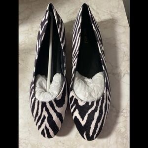 Kohl's Black and White Zebra Print Flats